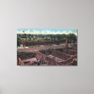 Toile Pueblo, Colorado - Bird House & Animal