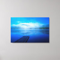 Quai sur un lac calme et brumeux, Californie