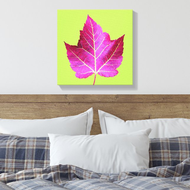 Toile Red Autumn Maple Leaf on Green Floral (Insitu(Chambre))