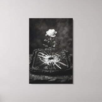 Toile Rose blanche poussant d'un miroir fissuré