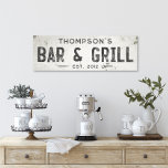Toile Russe Moderne Industrielle Farmhouse Bar Long<br><div class="desc">Elevez votre espace de vie avec notre enseigne de bar de ferme industrielle en toile tendue exquise, où le charme intemporel rencontre l'esthétique moderne de la ferme. Cette oeuvre d'art allie sans effort l'élégance rustique à un avantage industriel, avec un arrière - plan faux craqué et suranné qui dégage un...</div>