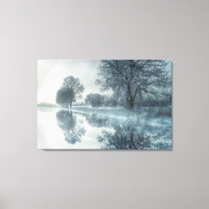 Toile Scène hivernale de Foggy d'un lac, avec arbres, et