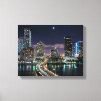 Skyline de Miami ville avec pont la nuit