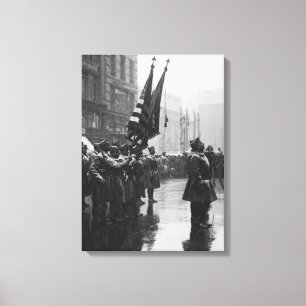 Toile Soldats de "Buffalo" renvoyant les couleurs - 1919