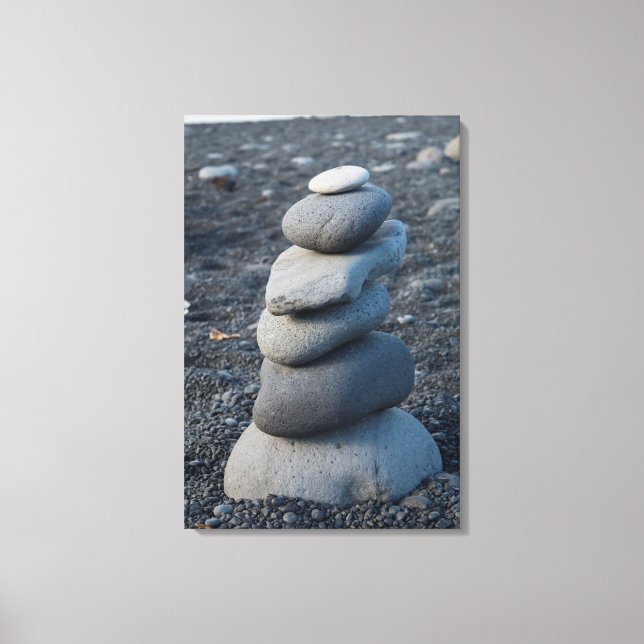 Toile Tas de rochers gris sur la plage (Recto)