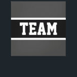 Toile TEAM Bold Athletic Gris foncé Noir Blanc rayures<br><div class="desc">Ce design sportif présente du texte TEAM en gras à l'intérieur d'une large bande noire surlignée avec des rayures blanches contre des rayures arrière - plans gris foncé. Le texte peut être personnalisé.</div>