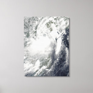 Toile Tempête tropicale Conson approchant le Vietnam