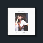 Toile Texte photo personnalisé minimaliste<br><div class="desc">Imprimante minimaliste de texte personnalisé Couple Canvas avec grand cadre blanc, nom de couple/jeune mariés et année fiançailles dans une police sans serif moderne et simple et une photo personnalisée. Créez un mariage parfait, fiançailles et des cadeaux de fête pour le couple, les jeunes mariés, la douche nuptiale, l'utiliser comme...</div>