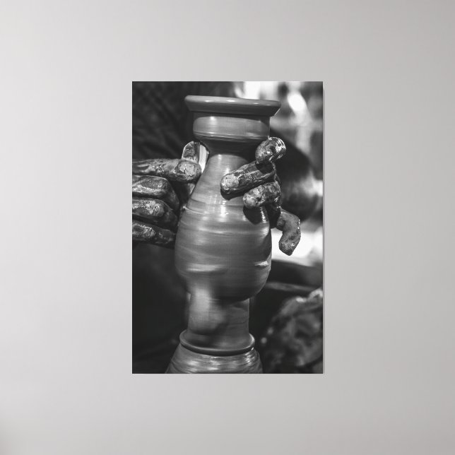 Toile The Master’s Touch: Traditional Pottery Shaping in (Recto)