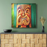 Toile Tiki Time Vintage rétro Hawaii Wood Tiki Face<br><div class="desc">"C’est l’heure du tiki." Et qui peut résister à un visage comme celui-ci ? Entourez-vous avec de bonnes vibes chaque fois que vous profitez de ce mignon, amusant, féroce, rétro Hawaiian en bois tiki visage photo murale art. Fait un grand cadeau pour quelqu'un spécial! Vous pouvez facilement personnaliser cette toile...</div>