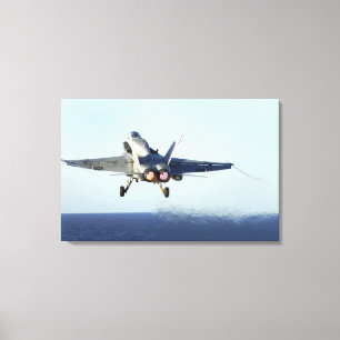 Toile Un F/A-18C Hornet démarre depuis le poste de pilot