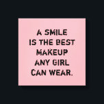 Toile Un sourire est le meilleur maquillage qu'une fille<br><div class="desc">Unique et tendance. Faites une déclaration : Commencez à rêver,  soyez inspiré,  restez motivé. D'autres modèles et objets correspondants sont disponibles dans mon magasin. http://www.zazzle.com/thinkpositively*</div>