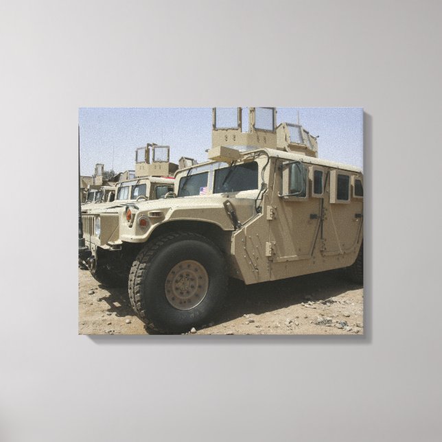 Toile Une rangée d'humvees de la politique militaire de  (Recto)