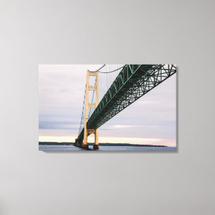 Toile Une vue du pont Mackinac depuis le lac Michigan