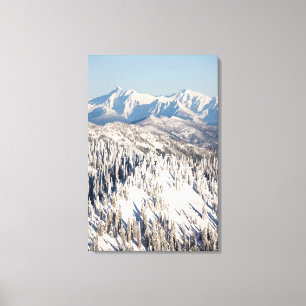 Toile Une vue pittoresque des montagnes et des arbres de