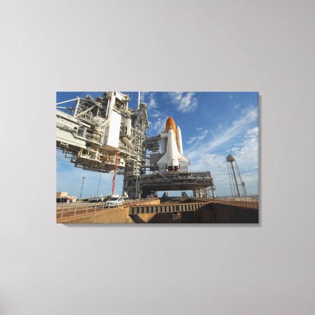 Toile Une vue Space Shuttle Atlantis sur Launch Pad 39A (Recto)