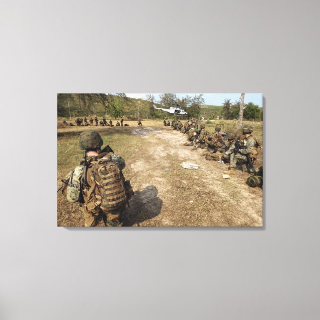 Toile US Marines assure la sécurité en tant qu'UH-1N (Recto)
