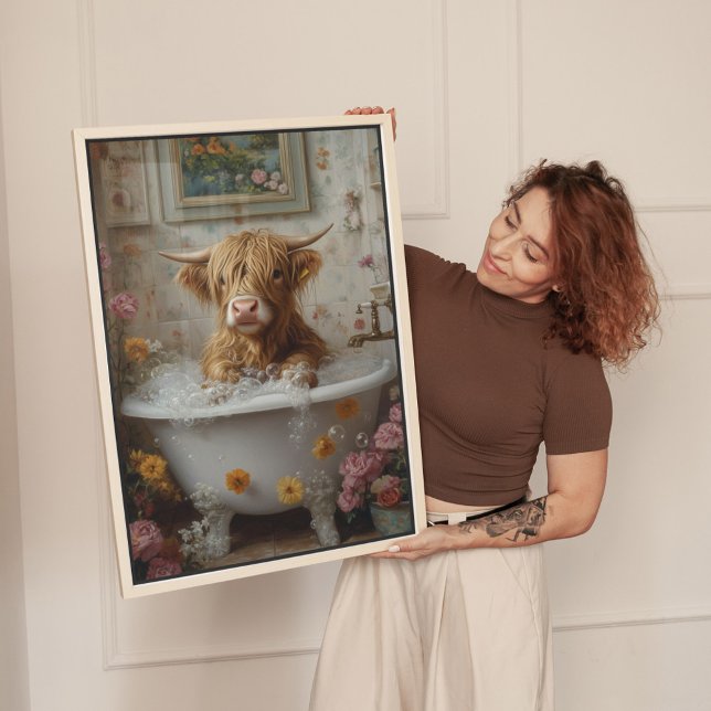 Toile Vache Highland dans l'art de la baignoire Florale (Créateur téléchargé)