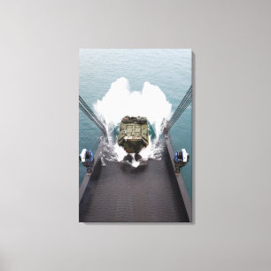 Toile Véhicules d'assaut amphibies débarquent de USNS