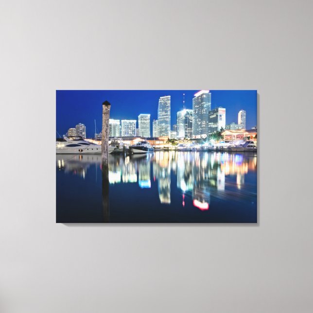 Toile View of skyline with reflection in water, Miami (Recto)