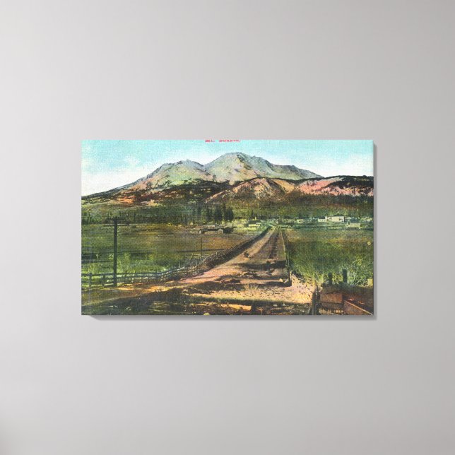 Toile Vue aérienne de la vallée et du mont Shasta (Recto)