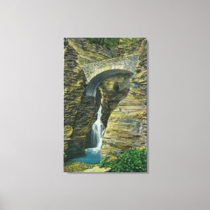 Toile Vue de pont de cascade et de sentinelle d'entrée