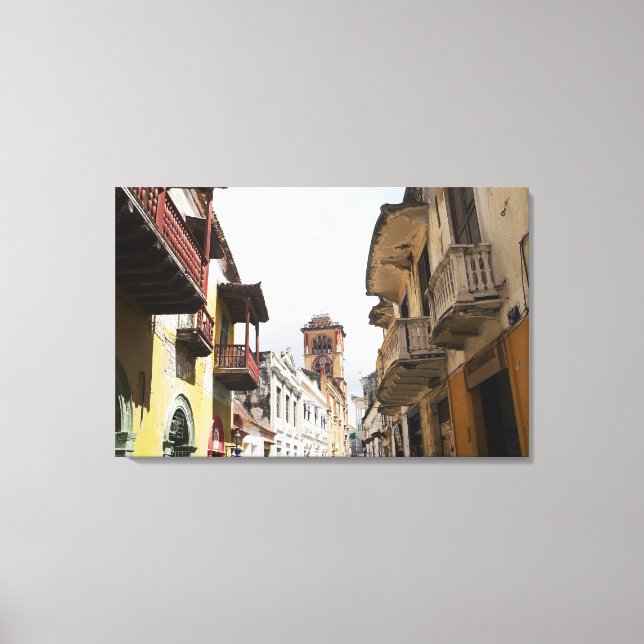 Toile Vue en angle bas sur les appartements le long de l (Recto)