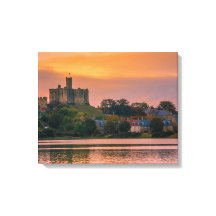 Warkworth Village et Château au coucher du soleil