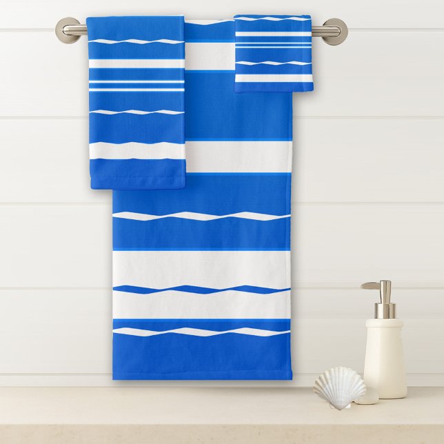 Toit Bleu Blanc Vague Nautique (A modern striped nautical bathroom towel set with elegant waves in fresh navy blue and white colors.)
