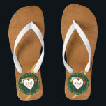 Tongs 3e anniversaire du Mariage Image en cuir<br><div class="desc">A la recherche de la bonne,  3ème anniversaire flipflops honorant leur anniversaire? ! Je les ai conçus avec l'esprit "audacieux" et l'imagerie traditionnelle en jade et en cuir avec votre texte médaillon et mes coeurs fantaisie font pour un design royal et adapté pour votre journée spéciale!</div>