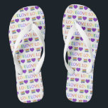 Tongs AMOUR Gay pride Arc-en-ciel Mariage Flip Flops<br><div class="desc">Les tongs présentent une illustration originale d'une tranche de gâteau mariage arc-en-ciel,  avec LOVE en arc-en-ciel.</div>