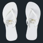 Tongs coeur amour or romantique avec initiales mariage<br><div class="desc">Pour un couple marié,  un design romantique d'un faux coeur d'or graphique avec ses initiales...  pour apporter confort et facilité à tous vos événements de planification mariages...  parfait à porter après le mariage.</div>