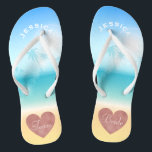 Tongs Coeur tropical de jeune mariée d'équipe de mariage<br><div class="desc">L'arrière - plan rose personnalisé et à la mode de sandales de bascule électronique de mariage de plage de coeur d'or est une scène tropicale de plage avec des palmiers contre un ciel assez bleu et une pleine lumière du soleil avec l'eau de turquoise d'aqua et la plage sablonneuse. L'aluminium...</div>