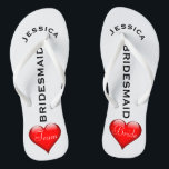 Tongs Coeurs de jeune mariée d'équipe du mariage de<br><div class="desc">La coutume, amusement romantique de sandales de bascule électronique de mariage de plage de coeurs, coeur rouge conçoivent en bas. Lit l'équipe, puis jeune mariée, sur l'autre sandale dans les lettres élégantes et blanches. La demoiselle d'honneur est imprimée en bas du milieu dans les lettres modernes et noires. Changez pour...</div>