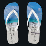 Tongs Croisière sur une plage tropicale pour enterrement<br><div class="desc">Cette création a été réalisée par le biais d'art numérique. Elle peut être personnalisée en cliquant sur le bouton de personnalisation et en changeant la couleur,  en ajoutant un nom,  des initiales ou vos mots préférés.</div>