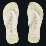 Tongs Dentelle d'or sur crème d'ivoire Maid of Honor Mar<br><div class="desc">Ces belles tongs mariages sont une excellente façon de remercier et de reconnaître votre bonne d'honneur tout en lui épargnant les pieds en même temps. Dispose d'un design élégant avec des remplissages en dentelle dorée sur un arrière - plan couleur ivoire ou crème et des lettres de script de couleur...</div>