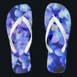 Tongs Élégant bleu violet clair magenta hydrangée floral<br><div class="desc">hydrangée bleue amusante et romantique - photo de mon jardin de jardins</div>
