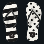 Tongs Élégant chic moderne Dots et rayures noirs Monogra<br><div class="desc">Conçu par fat*fa*tin. Facile à customiser avec votre propre texte,  photo ou image. Pour des demandes personnalisées,  veuillez contacter fat*fa*tin directement. Des frais personnalisés s'appliquent. www.zazzle.com/fat_fa_tin www.zazzle.com/color_therapy www.zazzle.com/fatfatin_blue_knot www.zazzle.com/fatfatin_red_knot www.zazzle.com/fatfatin_mini_me www.zazzle.com/fatfatin_box www.zazzle.com/fatfatin_design www.zazzle.com/fatfatin_ink</div>