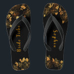 Tongs Elégante tribu Mariée Noir & Or Motif de Foliage<br><div class="desc">Cette élégante tribu de mariées, feuillage noir et or, feuillages motifs, possède une palette luxueuse de noir et or, avec un superbe motif floral doré et une typographie moderne contre un arrière - plan noir, exsument l'élégance et le raffinement. C'est un beau cadeau pour votre tribu nuptiale. Affichez la collection...</div>