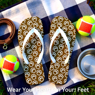 Tongs Élégantes pattes de chien brun