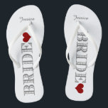Tongs Épouse du coeur rouge<br><div class="desc">Fun, coutume, blanc et rouge mariage nuptiale tongs.</div>
