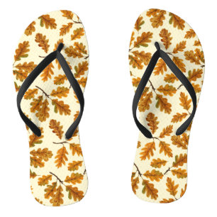 Tongs Feuilles de chêne automnal sur blanc