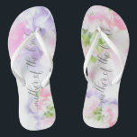 Tongs FLORAL CHIC MARIAGE SWEET PEAS Mère de mariée<br><div class="desc">Mère des sandales de mariée pour correspondre à la collection - Floral Chic Mariage Sweet Peas en rose et lavande avec jolies calligraphie et polices modernes</div>