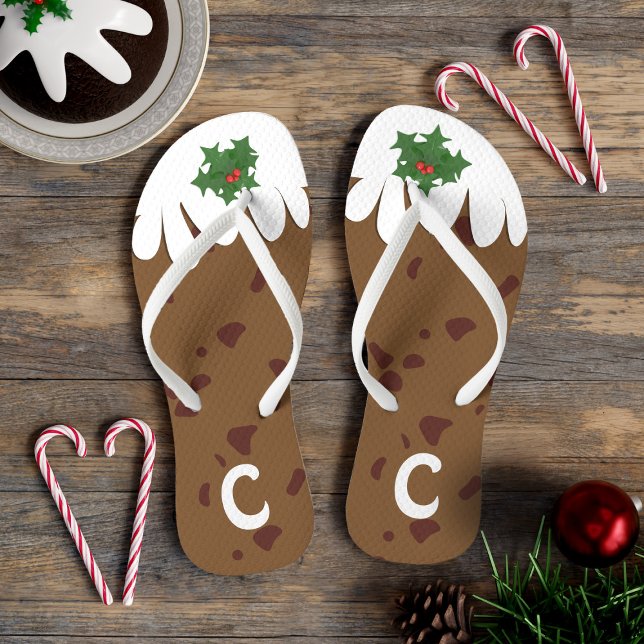 Tongs Funky Plum Pudding Monogramme Noël en juillet (🎄Bring us some figgy pudding flip flops.Just add your initial. Perfect for wearing at Christmas 🎄 )