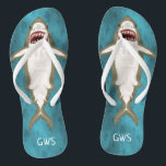Tongs Grande attaque de requin blanc Funny Océan Monogra<br><div class="desc">Ces tongs personnalisées ont un requin dessiné à la main avec beaucoup de dents pointues,  nageant le long d'un arrière - plan bleu / vert mer de l'océan avec des bulles et les silhouettes de poissons essayant de s'échapper. Utilisez le modèle facile pour ajouter votre monogramme.</div>