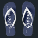 Tongs Groom Navy Blue Wedding Party Flip Flops Large<br><div class="desc">Groom simple bleu marine mariage flip flops avec de larges sangles</div>