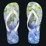 Tongs Hortensias<br><div class="desc">amusingantes et romantiques hortensias bleus violets et verts - photo de mon jardin arrière</div>