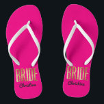 Tongs Jeune mariée chic de roses indien d'or épousant<br><div class="desc">Le faux élégant, chic, et moderne a imprimé l'or sur le rose au néon chaud, bascules électroniques de souvenir de jeune mariée. Cette conception classique et sophistiquée est parfaite pour la jeune mariée chique, à la mode, et élégante. Portez-les à votre partie de bachelorette ou à n'importe quel événement de...</div>