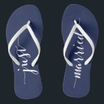 Tongs Juste Marié Marine Bleu Mariage Flip Flops<br><div class="desc">Juste marié simple marine bleu mariage tongs flip flops avec des sangles minces</div>