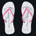Tongs Juste married personnalisable<br><div class="desc">Flip-flops personnalisables comme cadeau pour le couple ou cadeau d'accueil à votre mariage.</div>
